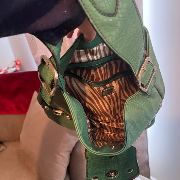 Green Guess purse - Picture 3 of 5